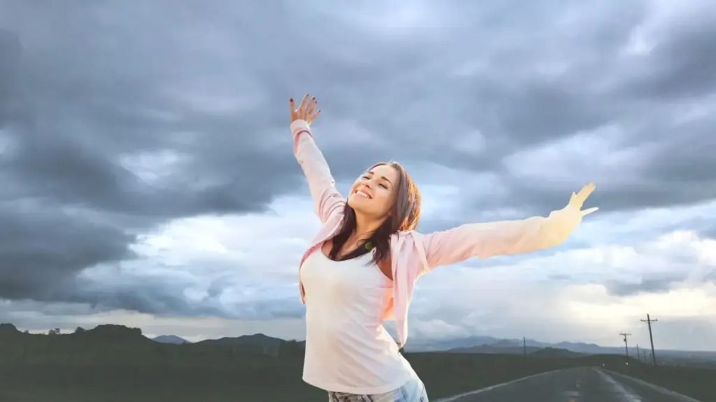 ¿QUÉ SIGNIFICA QUE TE GUSTEN LOS DÍAS NUBLADOS? LO QUE LA PSICOLOGÍA REVELA SOBRE ESTA PREFERENCIA