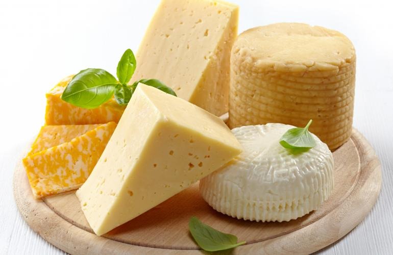 BENEFICIOS DEL CONSUMO DE QUESO: PROPIEDADES, TIPOS Y RECOMENDACIONES
