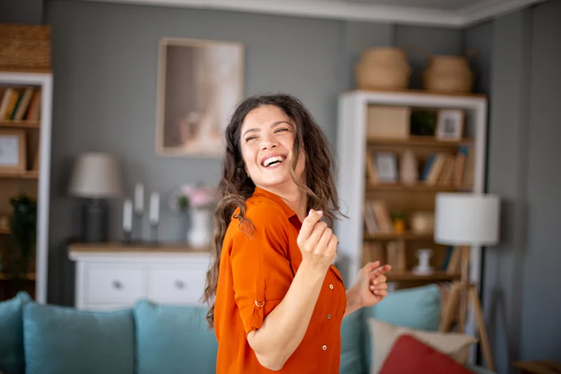 CÓMO INFLUYE TU MENTALIDAD EN LA PROSPERIDAD. ¿EXISTE LA FRECUENCIA DE LA ABUNDANCIA?