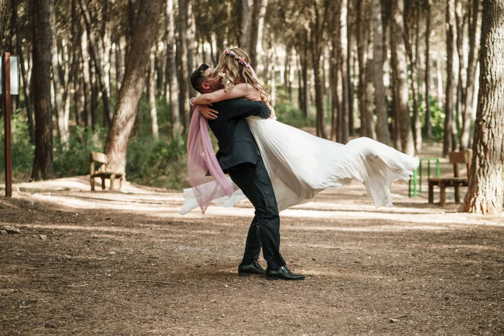 ¿ES MEJOR CASARSE A LOS 27 AÑOS? ESTUDIO APUNTA A ESTA EDAD COMO CLAVE PARA CASARSE