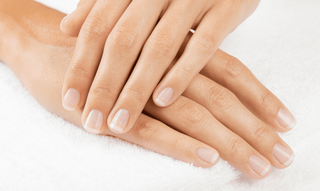 LO QUE DEBE Y NO DEBE HACER PARA TENER UÑAS SANAS