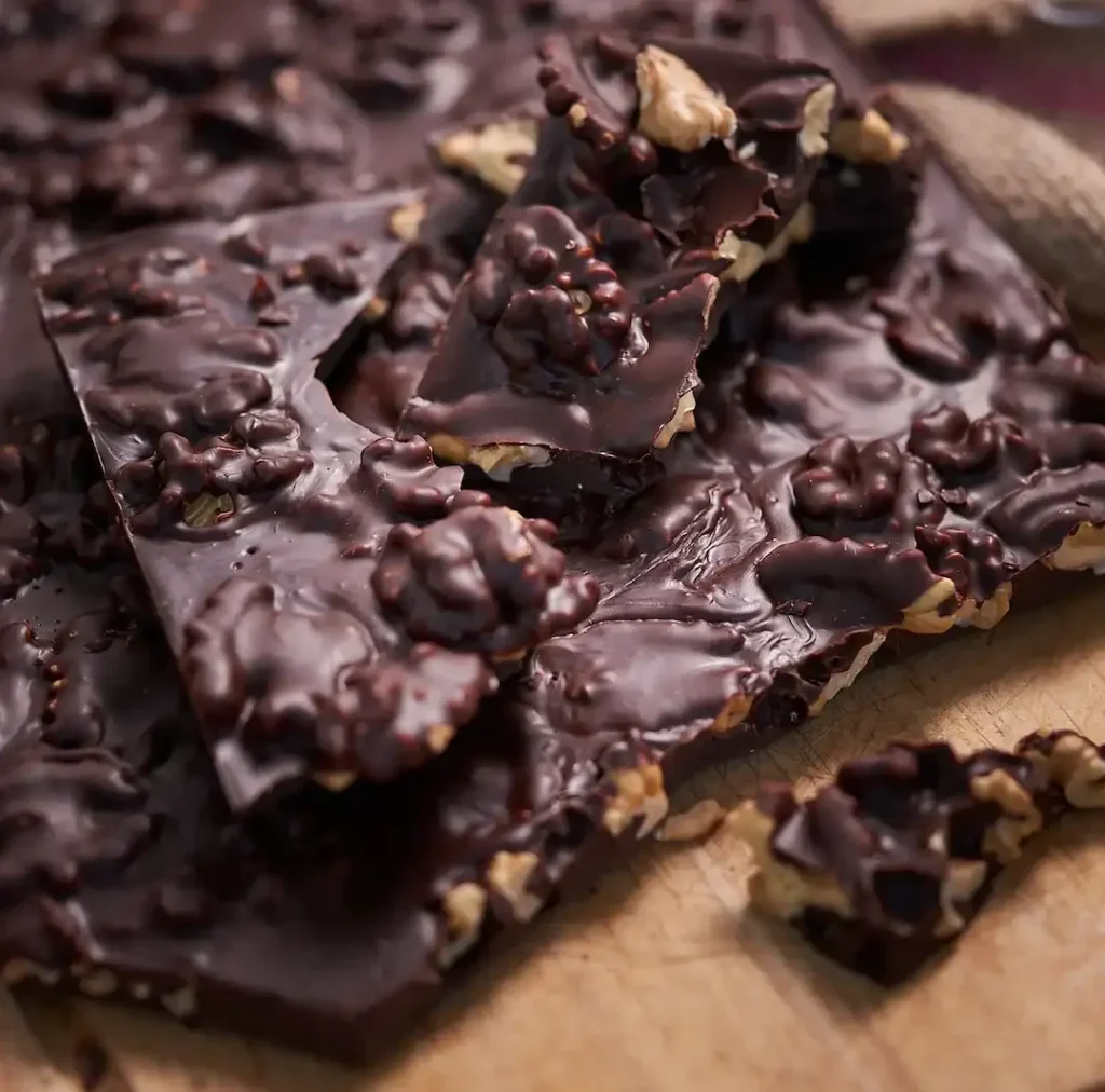 AVELLANAS CON CHOCOLATE: DIFERENCIAS NUTRICIONALES Y EFECTOS EN EL ORGANISMO