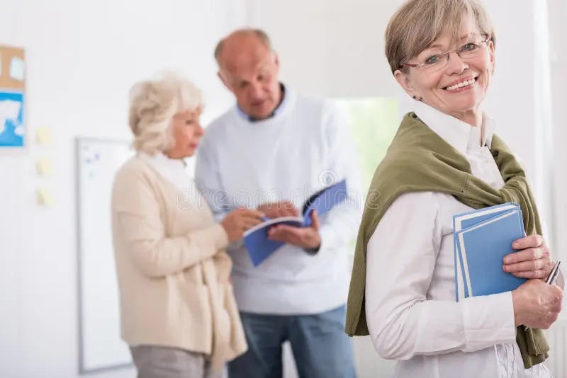 BENEFICIOS DE ESTUDIAR LA UNIVERSIDAD DESPUÉS DE LOS 50 AÑOS