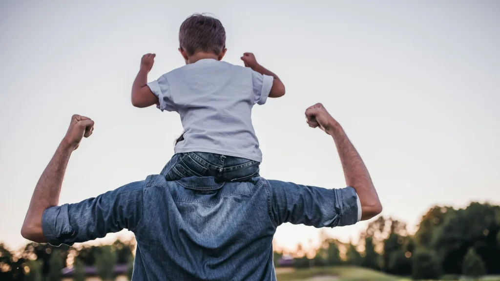 PADRES E HIJOS QUE NO VIVEN JUNTOS: CONSEJOS PARA FORTALECER EL VÍNCULO